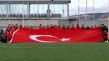 Sivasspor antrenmanda dev Türk bayrağı açtı