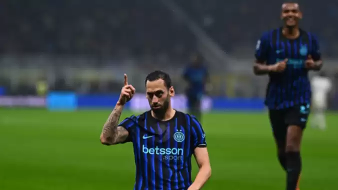 Hakan Çalhanoğlu'ndan füze gibi gol!