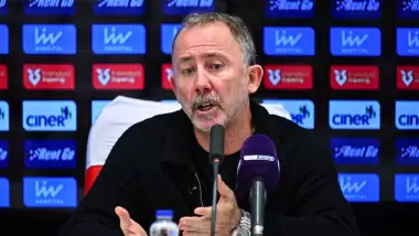 Sergen Yalçın, derbi öncesi takımı ateşledi: “İnanmayan eşyalarını toplasın!”