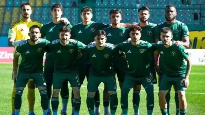 Esenler Erokspor, 10 kişi rakibini rahat geçti!