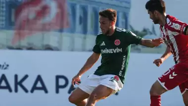 Sivasspor 90 dakikayı 9 kişi tamamladı, Ümraniyespor 3 puanı kaptı