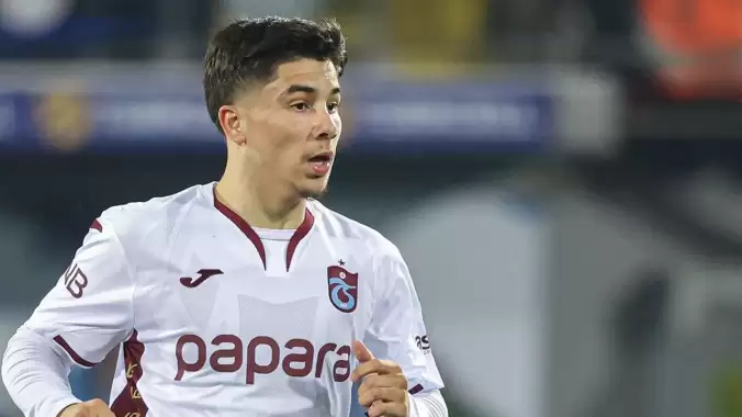 Galatasaray karşısında kırmızı kart gördü, Trabzonspor tarihine geçti