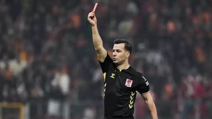 Osimhen'in pozisyonu, Sara ve Pina'nın elleri, Bouchouari'nin kırmızı kartı... Trio'dan tartışmalara son