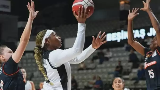 Kara Kartal evinde yaralı