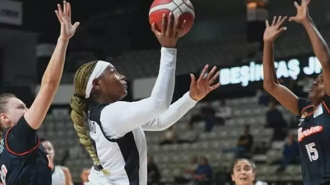 Kara Kartal evinde yaralı