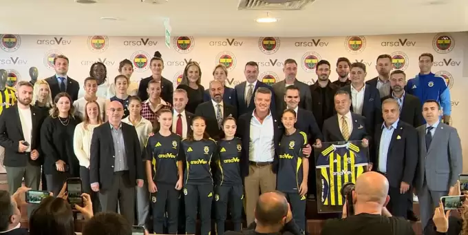 Fenerbahçe Kadın Futbol Takımı'na isim ve forma sponsoru! Anlaşma imzalandı