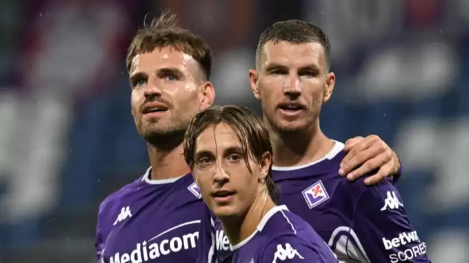 Edin Dzeko ile tartışmıştı... Fiorentina, resmen yollarını ayırdı