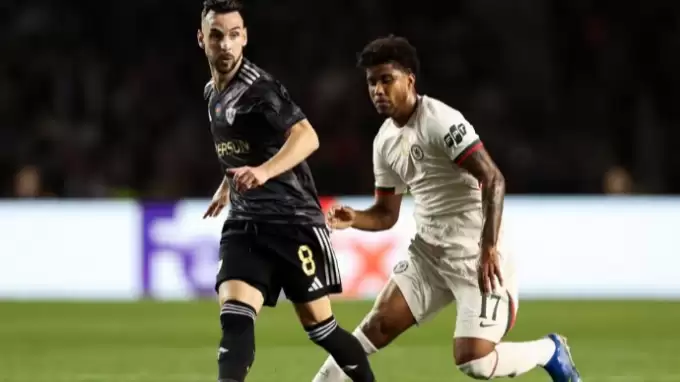 Karabağ, Chelsea'yi elinden kaçırdı!