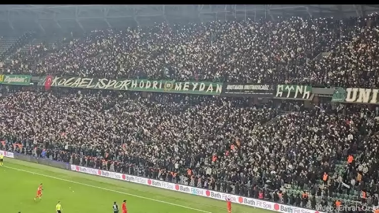 Kocaelispor taraftarının milli maçta yaptığı koreografiye ödül