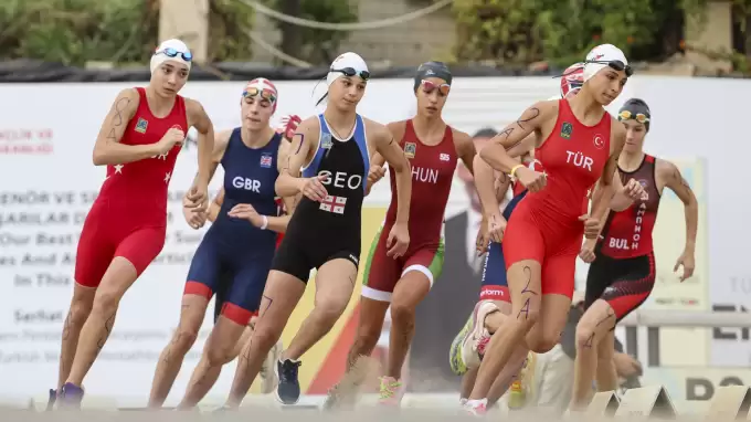 Milli sporculardan 19 madalya