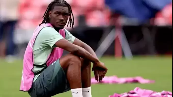 Adı Fenerbahçe ve Galatasaray ile anılan futbolcunun başına gelmeyen kalmadı