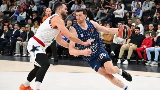 Efes iki uzatmaya giden maçta Milano'ya mağlup!