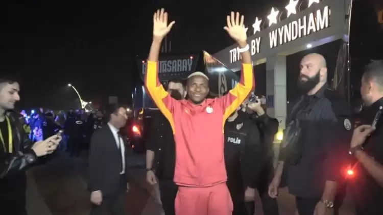 Galatasaray, Kocaeli'de coşkuyla karşılandı: Osimhen üçlü çektirdi!