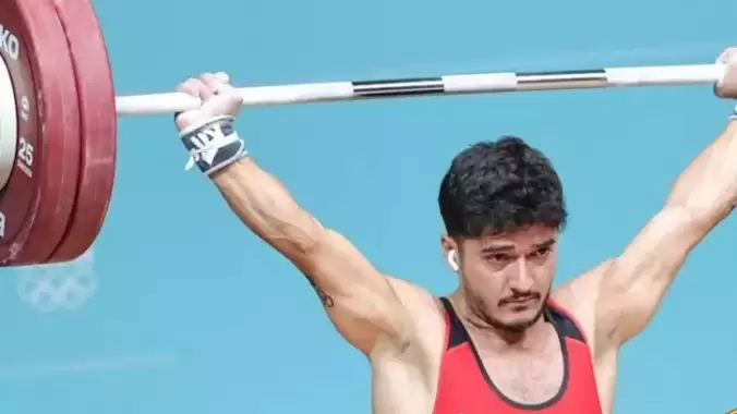 Muhammed Furkan Özbek'ten 2 altın, 1 gümüş madalya