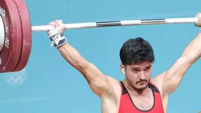 Muhammed Furkan Özbek'ten 2 altın, 1 gümüş madalya