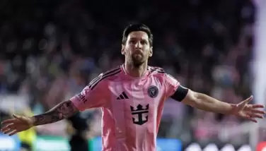 Lionel Messi'den futbol tarihinde bir ilk!