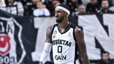 Mathews alev aldı! Beşiktaş derbide Efes'e geçit vermedi