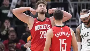 İZLE | Maçın spikeri o anları şu sözlerle anlattı: "Alperen, Giannis ile oyuncak gibi oynadı"