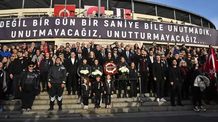 Beşiktaş Kulübü, Büyük Önder Atatürk'ü Dolmabahçe'de andı
