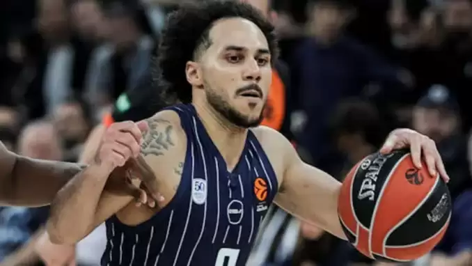 Shane Larkin maça devam edemedi! Korkutan sakatlık...
