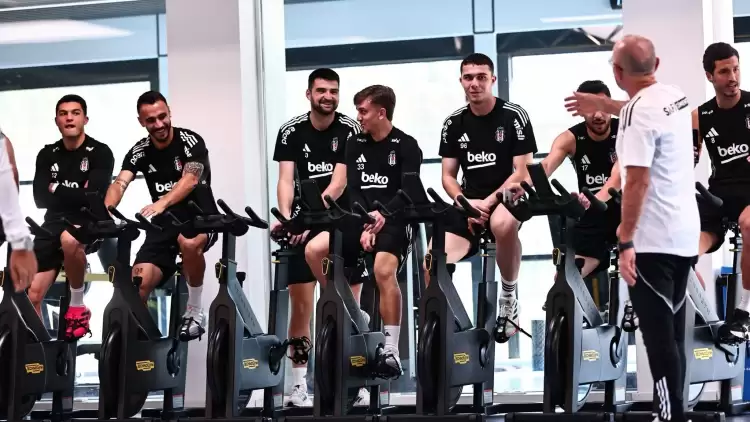 Beşiktaş günün ilk çalışmasını salonda yaptı