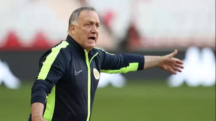 Advocaat'tan flaş hareket! Final öncesi takımı bıraktı, ülkesine döndü