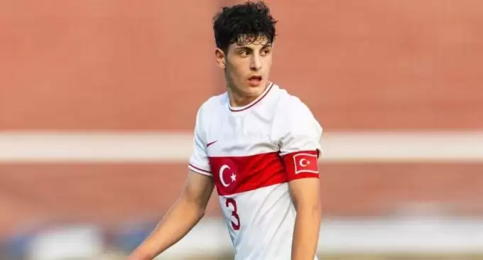 Trabzonspor'un peşinde olduğu yıldız adayı! Scout ekibi "muhteşem yetenek" diyerek raporladı