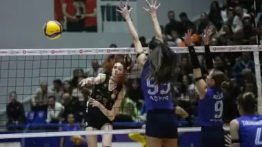 Vakıfbank, set vermeden galip!