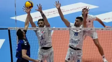 Halkbank, Altekma deplasmanında tie-break'te güldü: 3-2