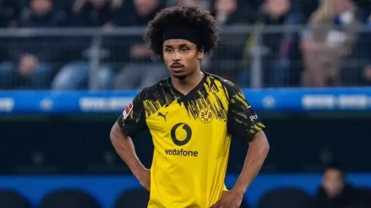 Karim Adeyemi'ye muşta ve elektroşok silahı taşıdığı için ceza!