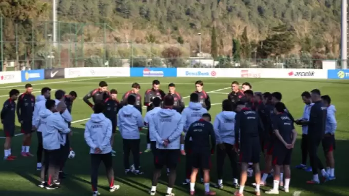 6 futbolcu kadrodan çıkarıldı: Galatasaraylı yıldız Milli Takım'a çağrıldı!