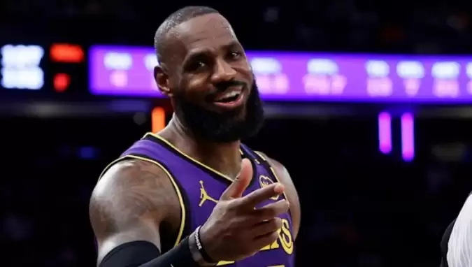 LeBron James'in rekor kırdığı maçı Lakers rahat kazandı