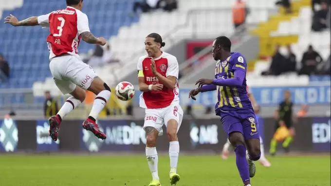 İstanbul'da nefes kesen maç: Karagümrük 90’da eşitliği sağladı