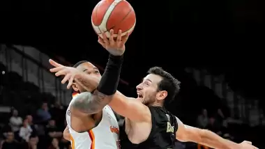 Galatasaray evinde McCollum ile kazandı