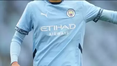 Oxford'da hukuk okumak için Manchester City'de futbolu bıraktı