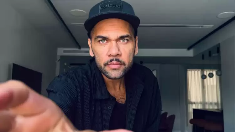 Cinsel saldırı suçundan hapis yatan Dani Alves hayatına beklenmedik bir yön çizdi