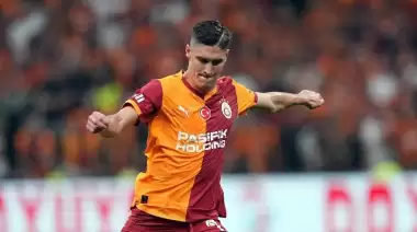 PFDK'dan Galatasaray'a kötü haber! Roland Sallai'nin cezası açıklandı