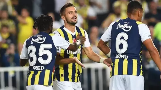 Beşiktaş Fenerbahçe’nin eski savunmacısı için devrede