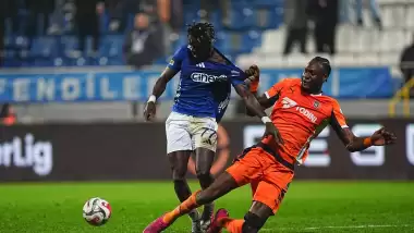 Selke kırmızı gördü, Başakşehir durmadı! Kasımpaşa evinde yıkıldı!