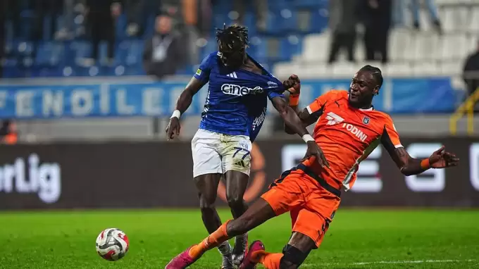 Selke kırmızı gördü, Başakşehir durmadı! Kasımpaşa evinde yıkıldı!