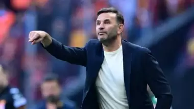 Okan Buruk'a ikinci yarı başlamadan sarı kart!