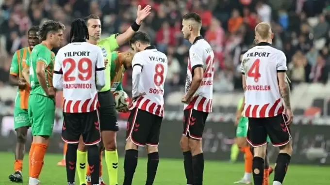 Samsunspor’a Galatasaray maçı öncesi büyük şok! Cezalı duruma düştü