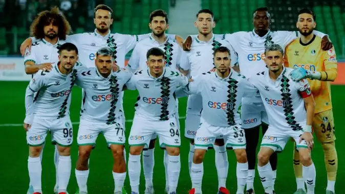Sakaryaspor'da istifa şoku! Ağır yenilginin ardından görevi bıraktı...