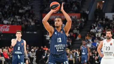 Efes, Real Madrid iyi mücadele etse de sonunu getiremedi!