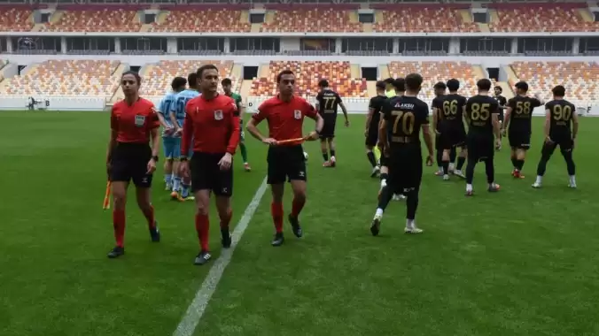 Süper Lig'in eski ekibinden görülmemiş olay: Sahaya 7 futbolcuyla çıktılar