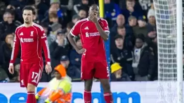 Liverpool, son dakika golüyle yıkıldı!