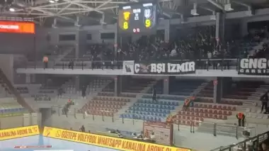 Göztepe-Beşiktaş maçında tribünler boşaltıldı