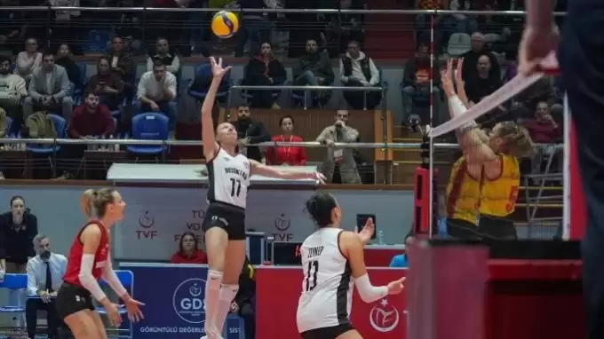 Tam 4 saat sürdü! Göztepe, olaylı maçta Beşiktaş’ı 3-2 mağlup etti