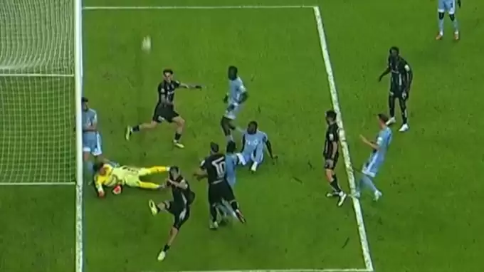 Süper Lig'de öyle bir gol kaçtı ki... Herkes şok oldu...