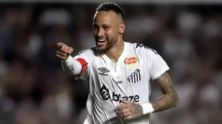 Neymar, çocukluk aşkını küme düşmekten kurtardı